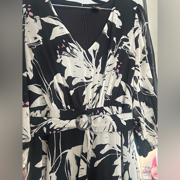 Taylor Black and White Floral Long Sleeve Dress - Picture 2 of 4